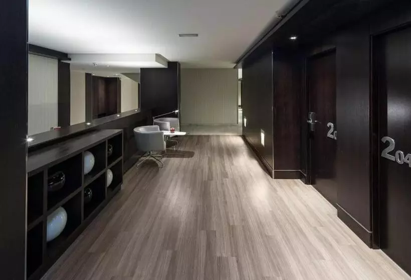 Отель Catalonia Rigoletto