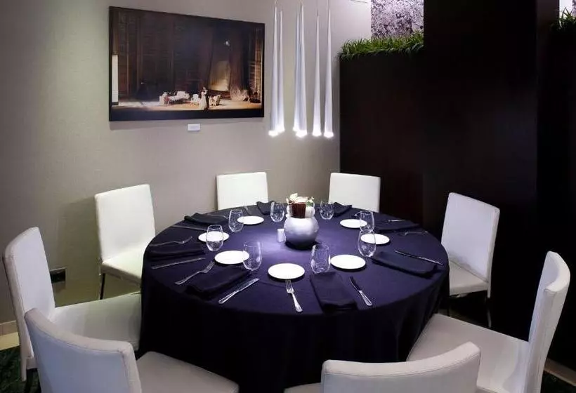 Отель Catalonia Rigoletto