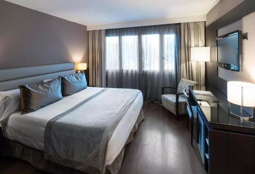 Отель Catalonia Rigoletto