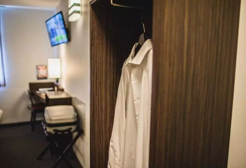 Dc Hotel Charleroi Airport