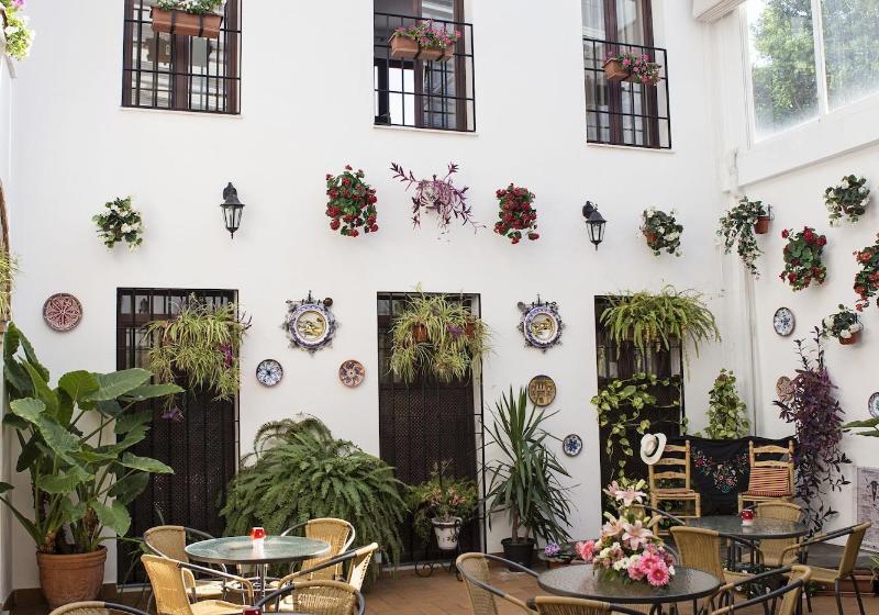 هتل De Los Faroles