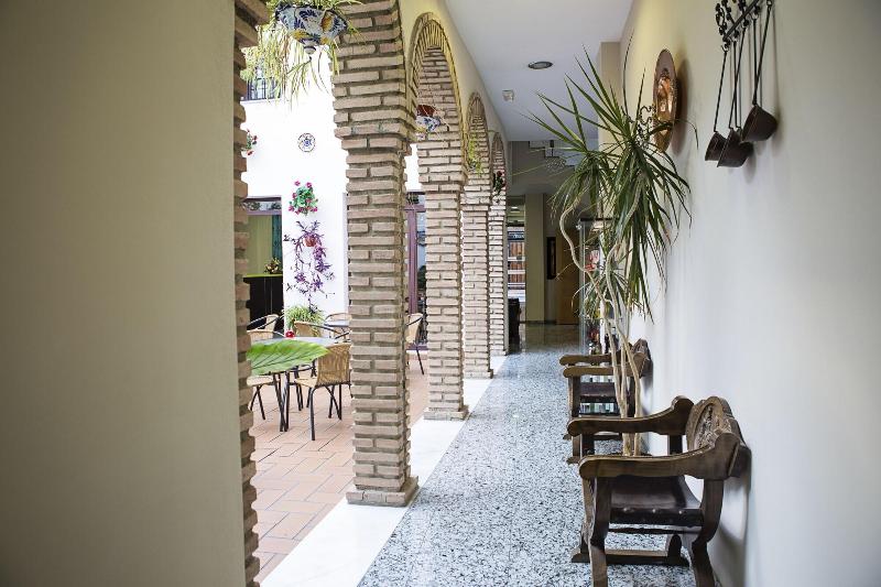 هتل De Los Faroles