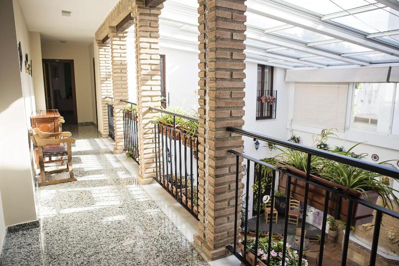 هتل De Los Faroles