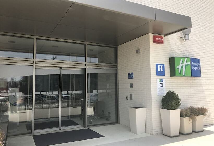 בית מלון כפרי Holiday Inn Express Vitoria, An Ihg