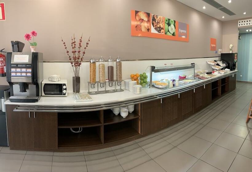 בית מלון כפרי Holiday Inn Express Vitoria, An Ihg