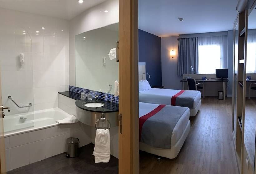 בית מלון כפרי Holiday Inn Express Vitoria, An Ihg