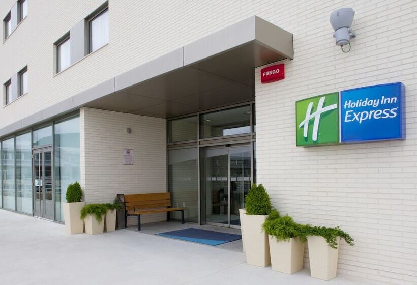 בית מלון כפרי Holiday Inn Express Vitoria, An Ihg