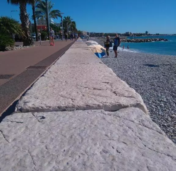 هتل Hôtel Restaurant Brasilia