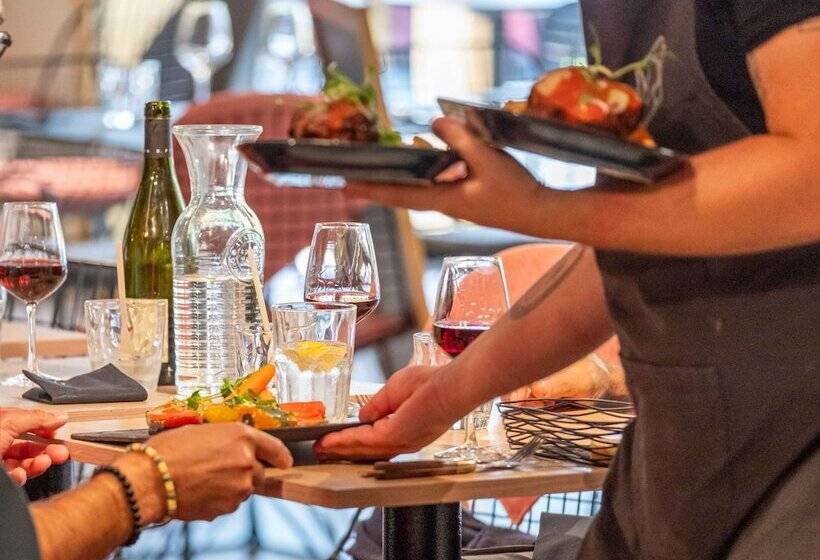 ホテル Ibis Nantes Treillières