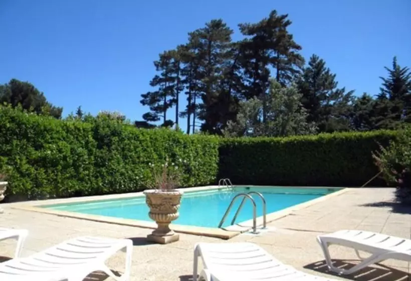 ホテル Logis Hôtel Restaurant Le Mas De L Olivier