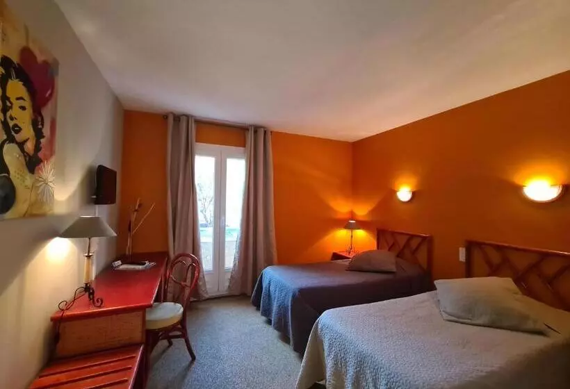 ホテル Logis Hôtel Restaurant Le Mas De L Olivier