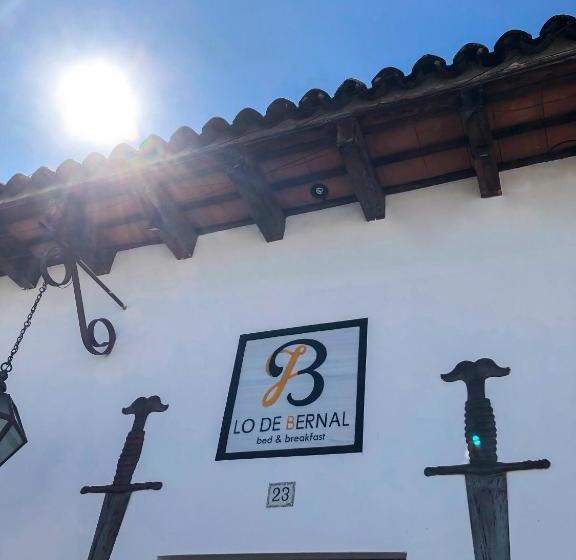 هتل Lo De Bernal