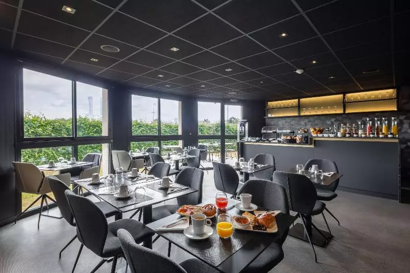 Отель L Ortega Rennes St Jacques Aéroport