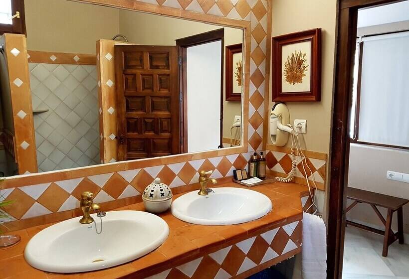 هتل Palacio Cobertizo De Santa Ines