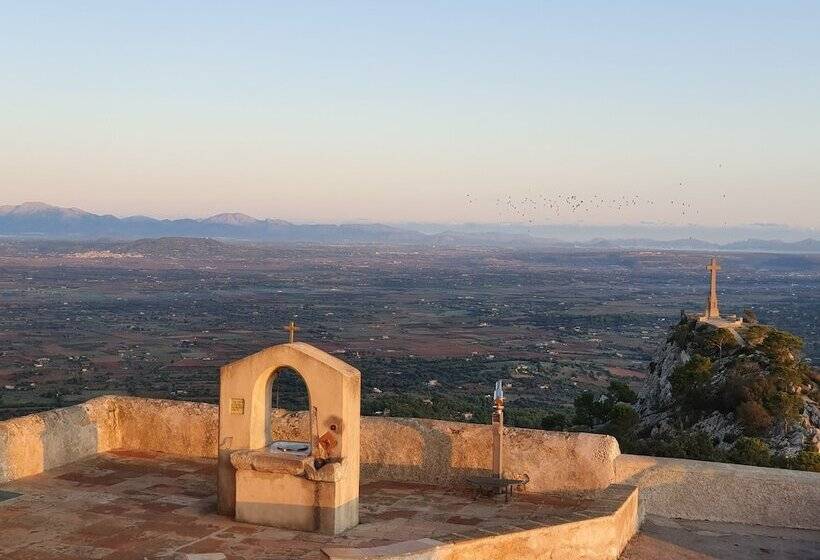 Petit Hotel Hostatgeria Sant Salvador