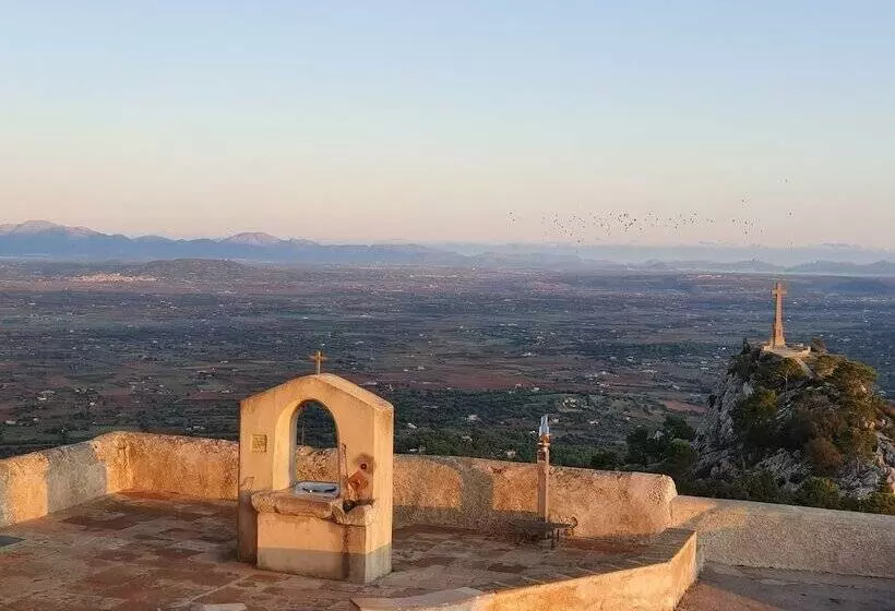 Petit Hotel Hostatgeria Sant Salvador