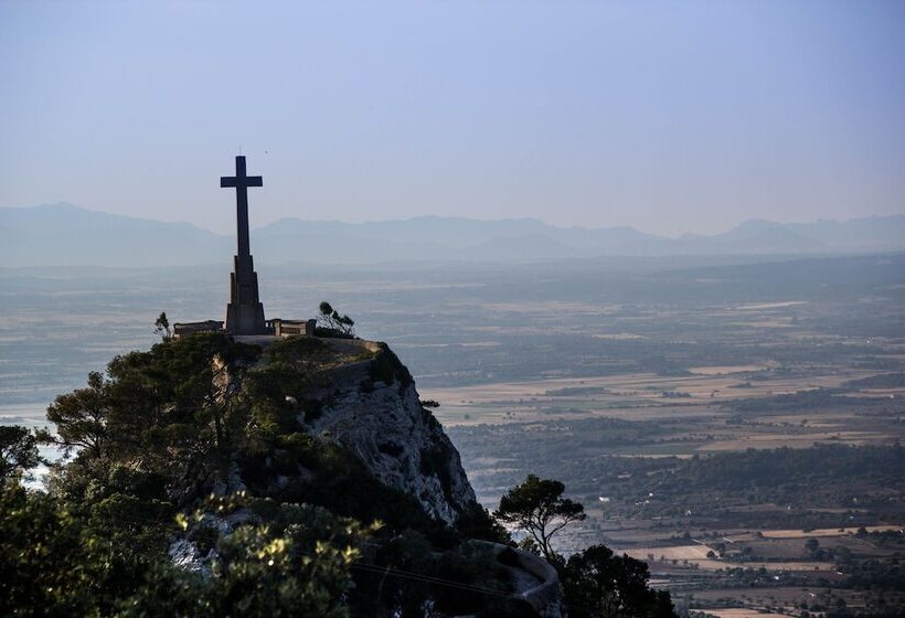 Petit Hotel Hostatgeria Sant Salvador