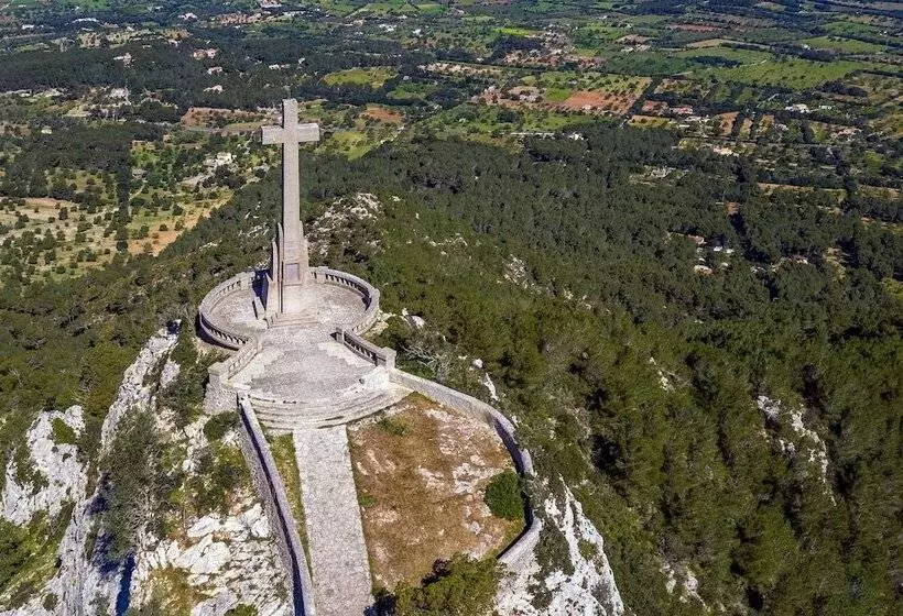 Petit Hotel Hostatgeria Sant Salvador