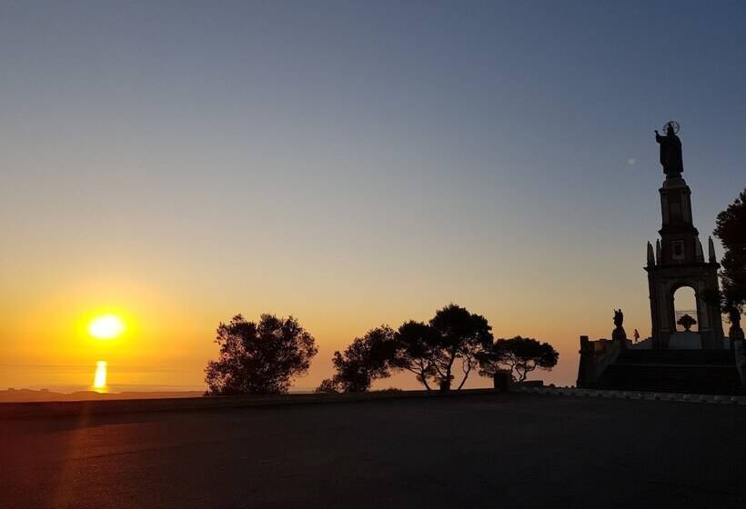 Petit Hotel Hostatgeria Sant Salvador