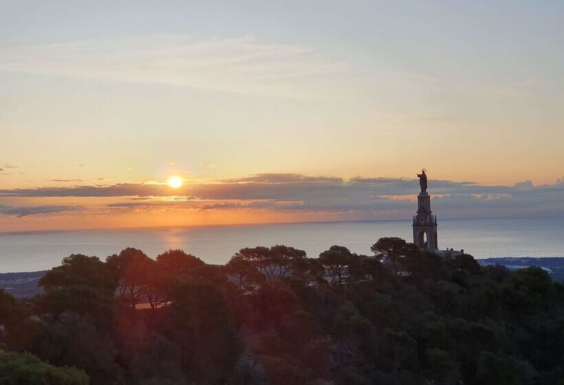 Petit Hotel Hostatgeria Sant Salvador