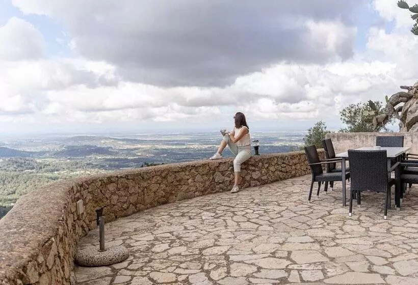 Petit Hotel Hostatgeria Sant Salvador