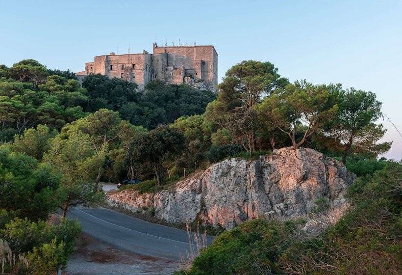 Petit Hotel Hostatgeria Sant Salvador