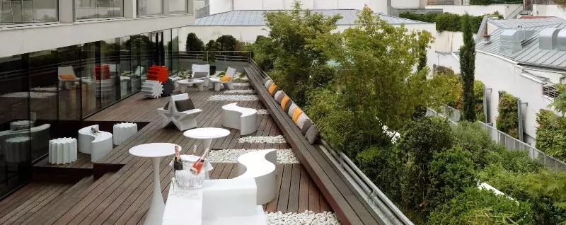 Отель Renaissance Paris Arc De Triomphe