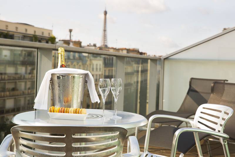 Отель Renaissance Paris Arc De Triomphe