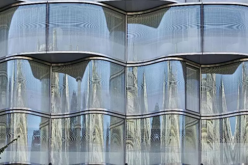 Отель Renaissance Paris Arc De Triomphe