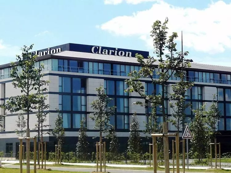 Отель Residhome Suites Paris Sénart