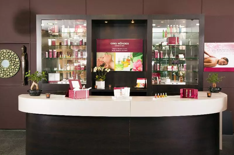 Отель Residhome Suites Paris Sénart