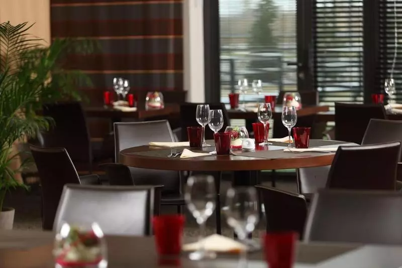 Отель Residhome Suites Paris Sénart