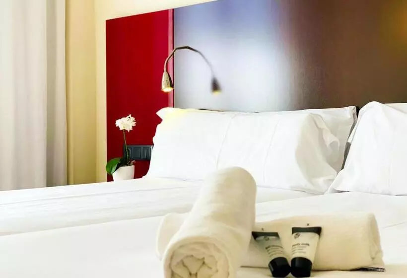 Sm Hotel Teatre Auditori