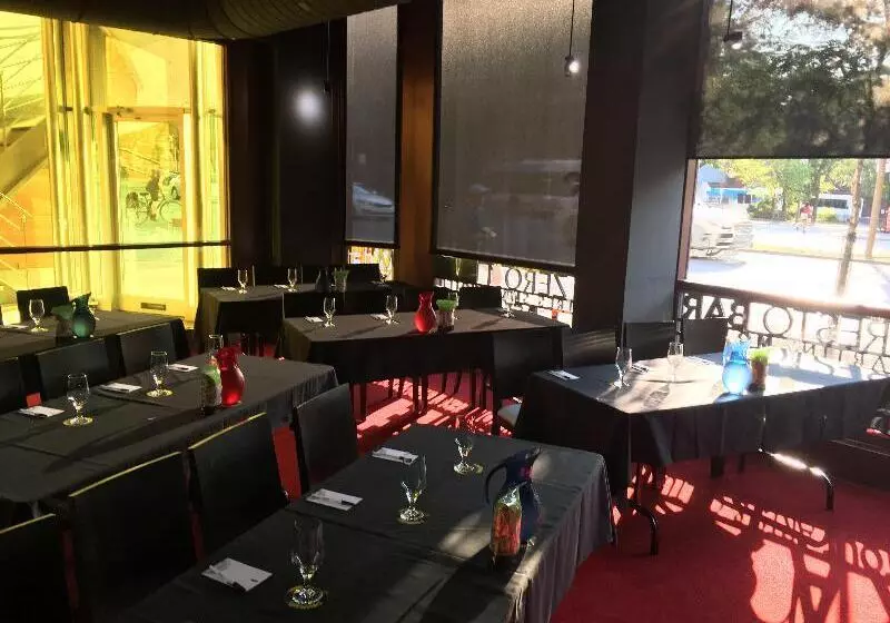 Отель Zero 1 Montreal