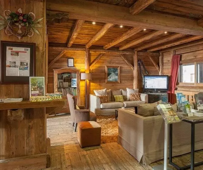 Residence Pierre & Vacances Premium L Ecrin Des Neiges