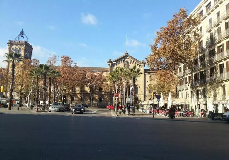 Studios Pelayo Guest House