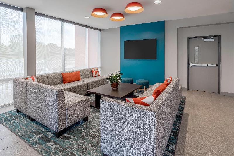 Avid Hotels Milwaukee West Waukesha, An Ihg