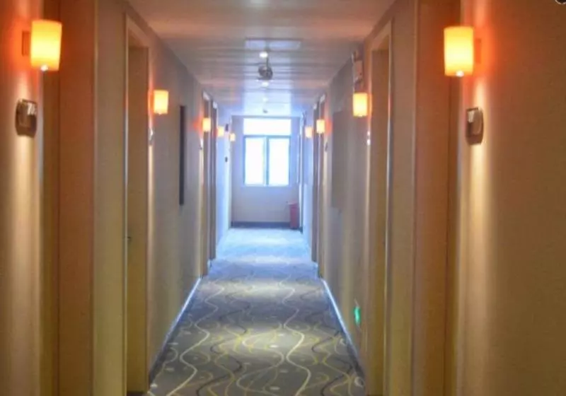 Hotelli 7 Days Premium Shenzhen Longgang Dayun Subway Station Branch