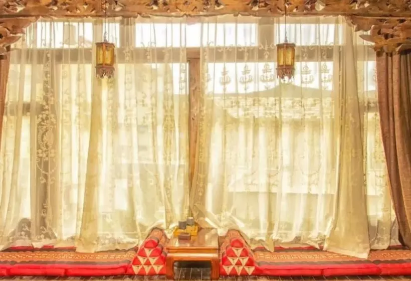 ホテル Asha's Inn