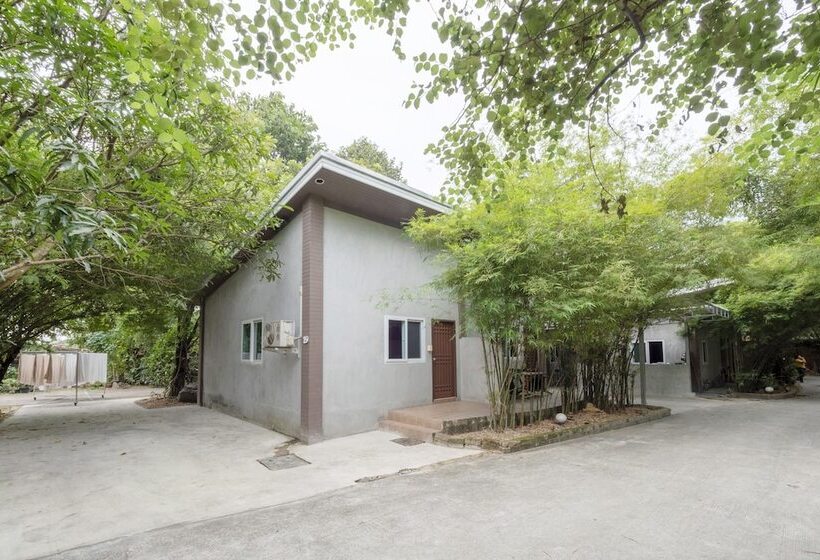 בית מלון כפרי Black Bamboo Resort By  Oyo Rooms