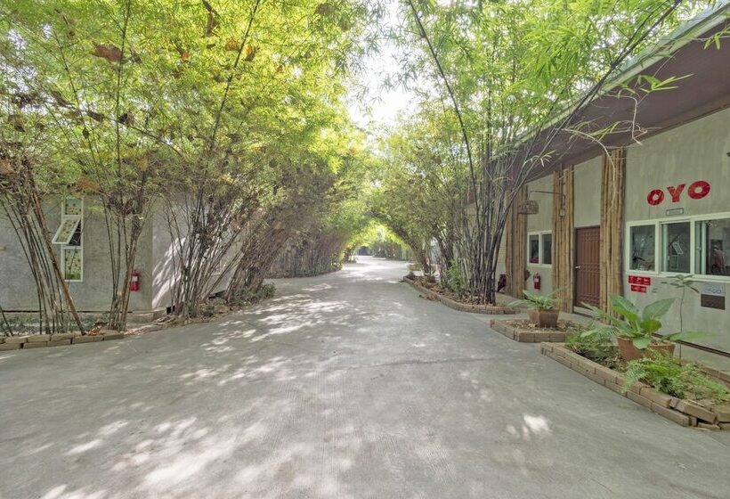 בית מלון כפרי Black Bamboo Resort By  Oyo Rooms