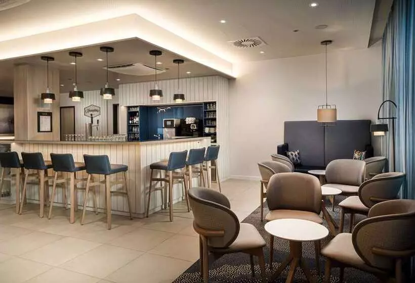 Hotelli Hampton By Hilton Kiel City Centre