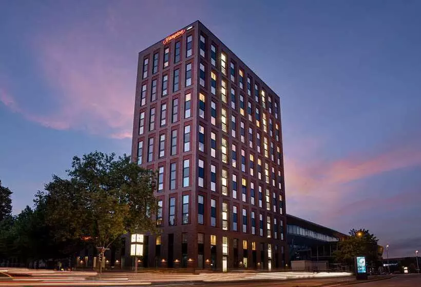 Hotelli Hampton By Hilton Kiel City Centre