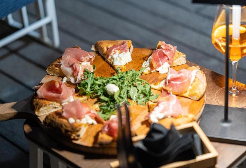 هتل Club Del Sole Pini Beach Village