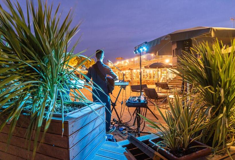 هتل Club Del Sole Pini Beach Village