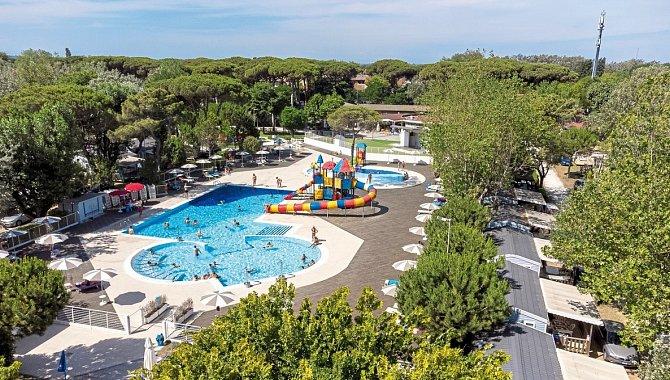 هتل Club Del Sole Pini Beach Village