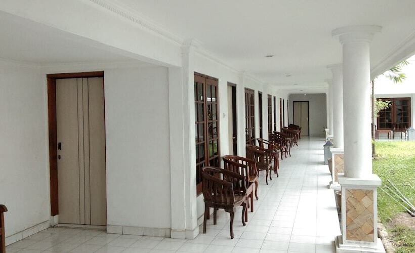 Hotel Sanashtri By Shm