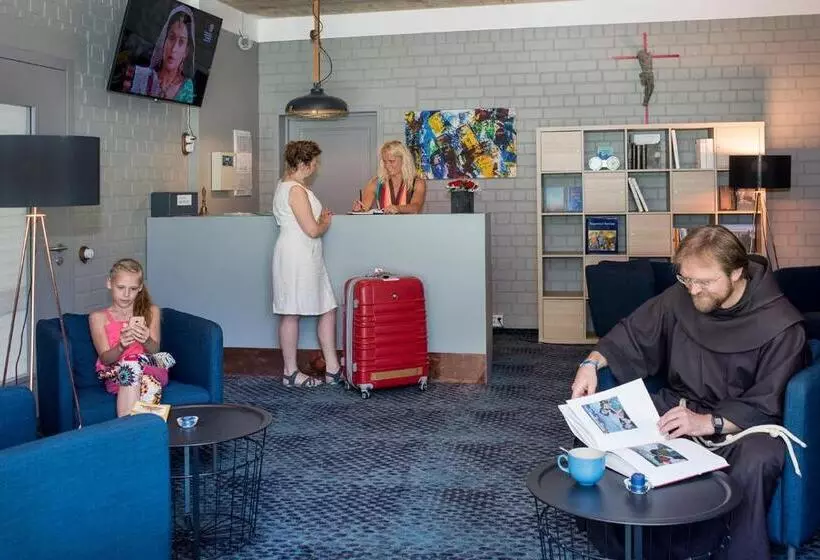 پانسیون Franciscan Guest House