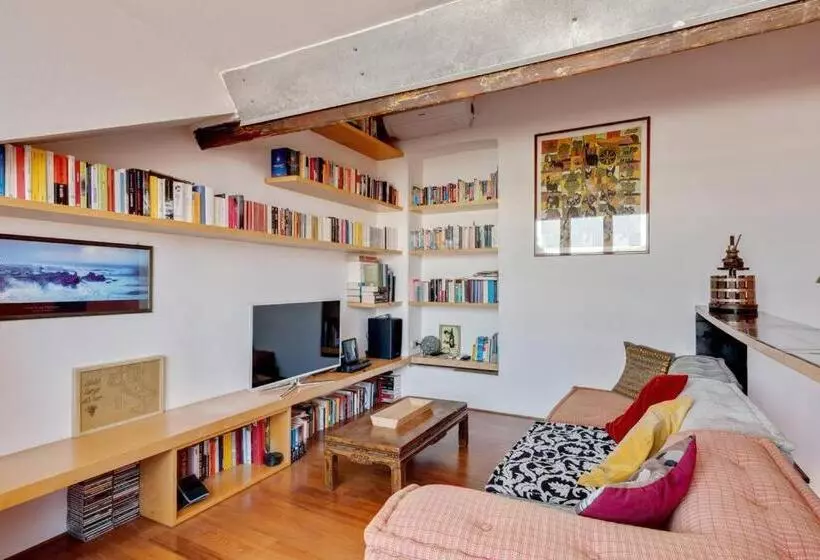 هاستل Easylife   Attico Duplex Chinatown