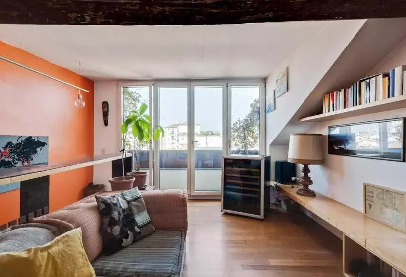 هاستل Easylife   Attico Duplex Chinatown